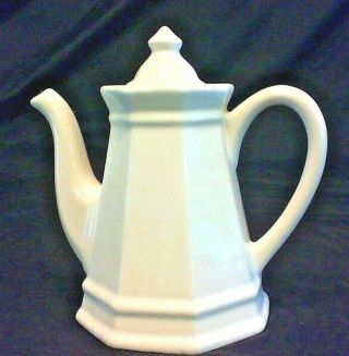 Pfaltzgraff Heritage White Teapot 5 Cup,  8 - 1/3 " Tall,  Usa