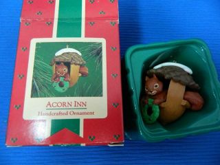 Vintage Hallmark 1986 Acorn Inn Squirrel Christmas Tree Ornament