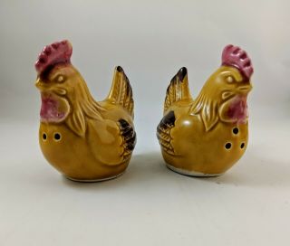 Vintage,  Small,  Made In Japan,  Roosters Salt And Pepper Shakers,