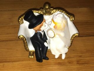 Cute 1970s Vintage Wedding Cake Topper Wilton Kissing Couple Couch Bride Groom