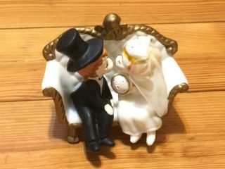 CUTE 1970s Vintage wedding cake topper Wilton Kissing Couple Couch Bride Groom 4