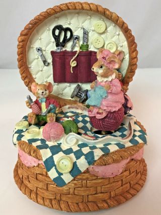 3 Mice In A Sewing Basket Animated Music Box Plays " It 