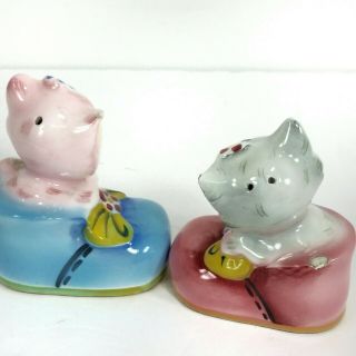 Vtg Pair Cats in Old Shoes Salt and Pepper Shakers.  Japan 2