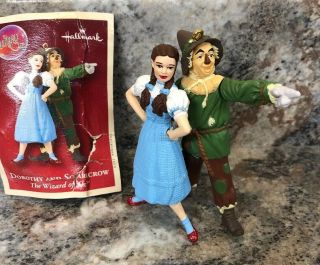 Hallmark Keepsake Wizard Of Oz Christmas Ornament Dorothy And Scarecrow 2002