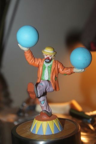 Emmit Kelly Jr Clown Hobo Juggling Two Balls Mini 3 1/2 " Figure