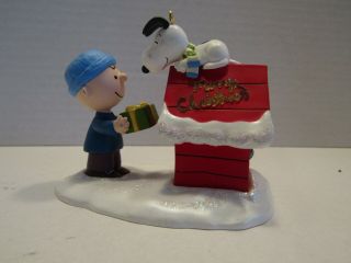 Hallmark Peanuts 2004 Christmas Snoopy Ornament With Special Lighting Effect