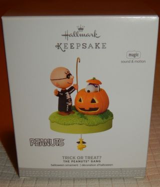 2016 Hallmark Keepsake Peanuts Gang Halloween “trick Or Treat?” Ornament