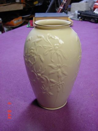 Lenox Vase Ivory With Gold Trim 7 Inches