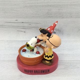 2012 Hallmark Peanuts Halloween Ornament Bobbing For Apples Sound