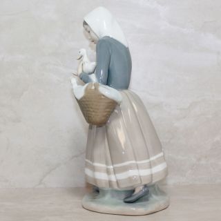 Lladro Figurine 4568 ln box Shepherdress with Ducks 3