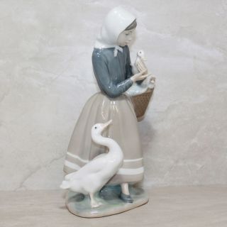 Lladro Figurine 4568 ln box Shepherdress with Ducks 4