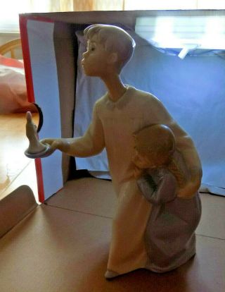 Lladro Boy And Girl With Holding Candle Porcelain Figurine 4874