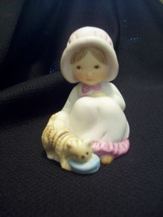 Holly Hobbie Figurine Miniature Girl With Cat Figurine Made In Taiwan Circa 1980