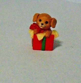 1984 Hallmark Christmas Merry Miniatures Puppy On Red Present