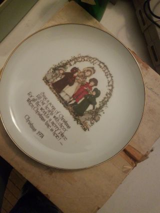 Boxed Holly Hobbie Christmas 1974 Plate Commemorative Edition Sing A Song