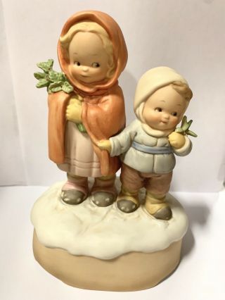 Enesco Memories Of Yesterday “we Wish You A Merry Christmas” Figurine 115371
