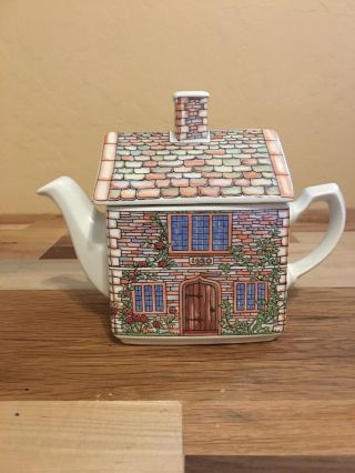 English Country Houses Tea Pot “17th Century Cottage” 4438 Sadler