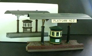 Dept 56 Heritage Victoria Station Train Platform 2 5575 Box Porcelain
