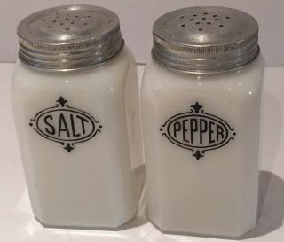 Vintage Anchor Hocking Salt And Pepper Shakers Black And White Milk Glass 2