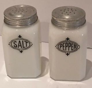 Vintage Anchor Hocking Salt And Pepper Shakers Black And White Milk Glass 4