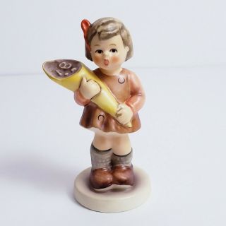 Vintage Hummel Goebel A Sweet Offering Figurine No.  549/3/0