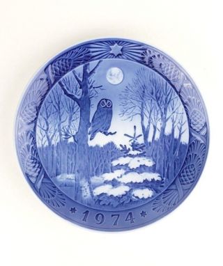 Royal Copenhagen 1974 Danish Blue Christmas Plate Winter Twilight Owl 7.  25 "