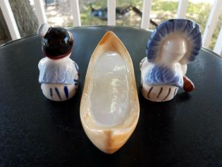 Vintage Indians Man and Woman in Canoe Salt and Pepper Shakers Japan so cute 3 p 3