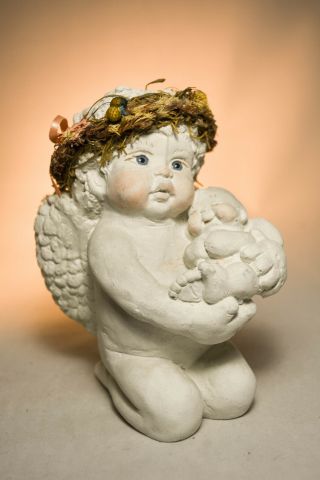 Dreamsicles: Baby Angel - Dz130 - Cherub Holding Baby