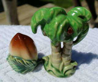 Vintage Go - With Coconut And Palm Tree Salt And Pepper Shakers - Japan