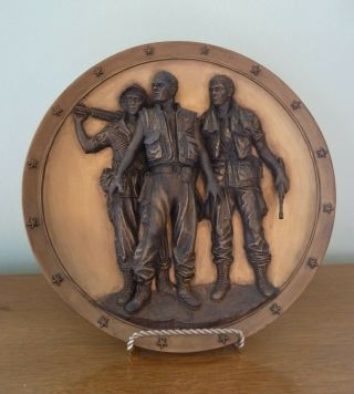 Official V.  V.  M.  F.  Sculptured Plate " Three Soldiers " F.  E.  Hart Franklin
