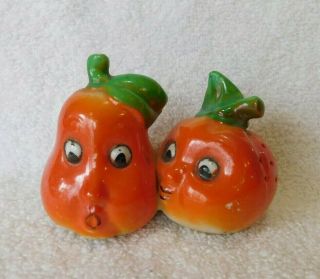 Vintage Anthropomorphic Smoochy Oranges Salt And Pepper Shakers - 1 Piece Japan