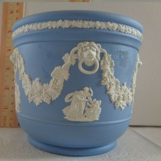 Wedgwood Jasperware (light Blue & White) Flowerpot/cachepot,  Lions/grape Swag