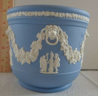 WEDGWOOD JASPERWARE (Light Blue & White) Flowerpot/cachepot,  lions/grape swag 3