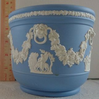 WEDGWOOD JASPERWARE (Light Blue & White) Flowerpot/cachepot,  lions/grape swag 4