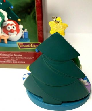 2001 Hallmark VeggieTales,  Waiting for Santa,  Cartoon Christmas Ornament 3