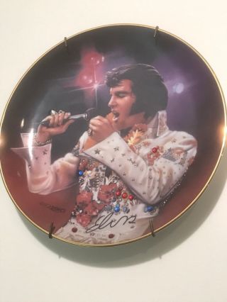 Elvis Presley " The King " Bradford Exchange Plate Remembering Elvis 84 - B10 - 161