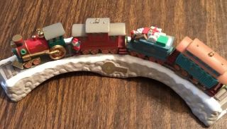 Hallmark Keepsake Ornament Claus & Co.  R.  R.  Train Trestle And 4 Railroad Cars