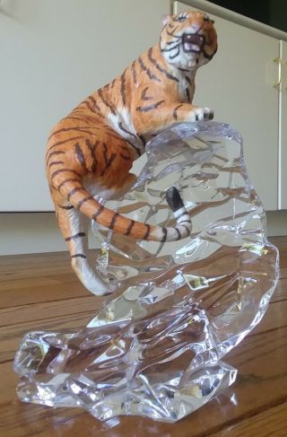 Franklin Hand Painted Porcelain Siberian Tiger On Crystal Sculpture -