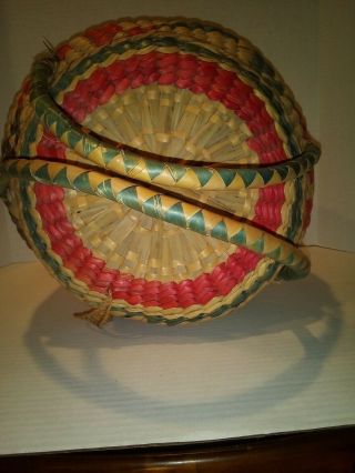 Woven Sweet or Sea Grass Basket with Handles and Lid. 5