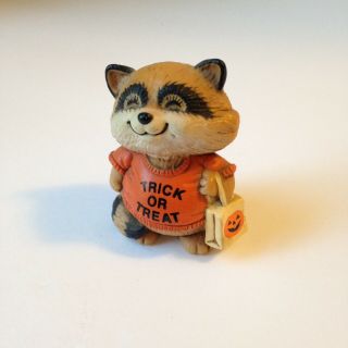 Vtg 1983 Hallmark Halloween Merry Miniatures Shirt Tales Trick Or Treat Raccoon