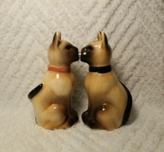 Vintage Magnetic Kissing Siamese Cats Salt And Pepper Shakers