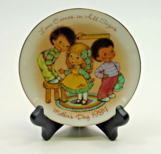 Vintage Avon 1984 Mothers Day Plate Love Comes In All Sizes Mini Collector Plate