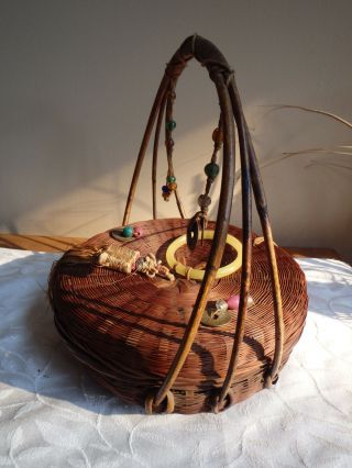 Vintage Folk Art Hand Woven Natural Wicker Rattan Basket With Lid And Handle