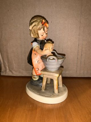 Goebel Hummel Figurine Doll Bath 319 Tmk 5