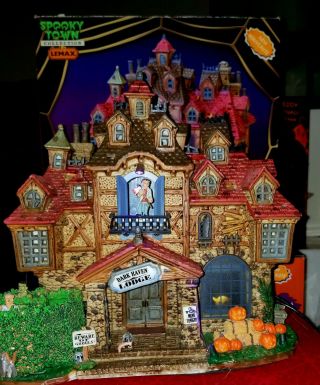 Pre - Owned - Lemax Spooky Town 2007 Dark Haven Lodge 75499