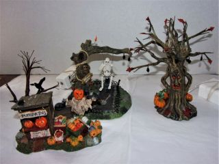 Dept 56 Halloween Village Accessories Swinging Skeleton Spooky Tree Pumkin Stand