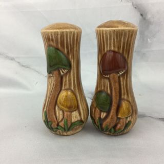 Vintage Arnels Ceramic Hand Painted Merry Mushroom Salt And Pepper Shaker 4 1/2 "