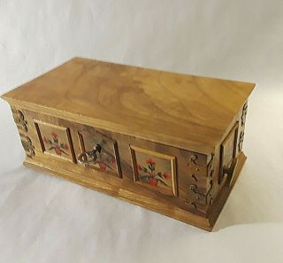 Reuge Swiss Music Box Hand Made In Yugoslavia Wood Chest Red Flowers Key