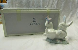 Lladro Porcelain Figurine Bunny Rabbit With Butterfly (that Tickles) Number 5888