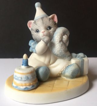 Kitty Cucumber Birthday Cat Figurine B.  Shackman 1985 Schmid